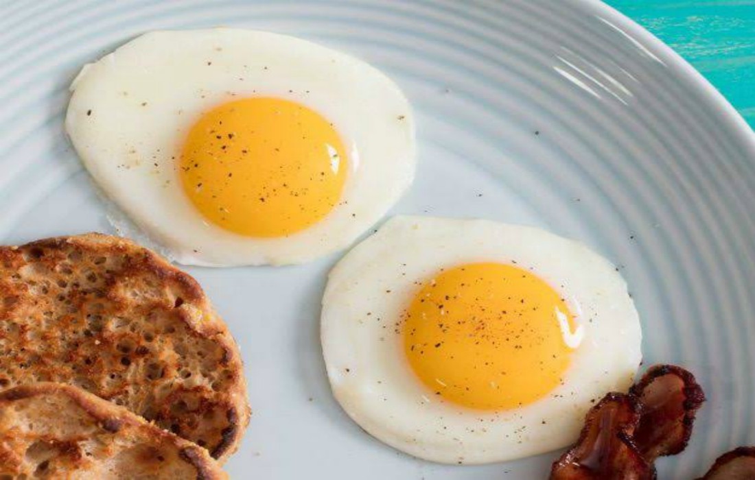 7 Amazing Health Reasons You Should Eat EGGS for Breakfast