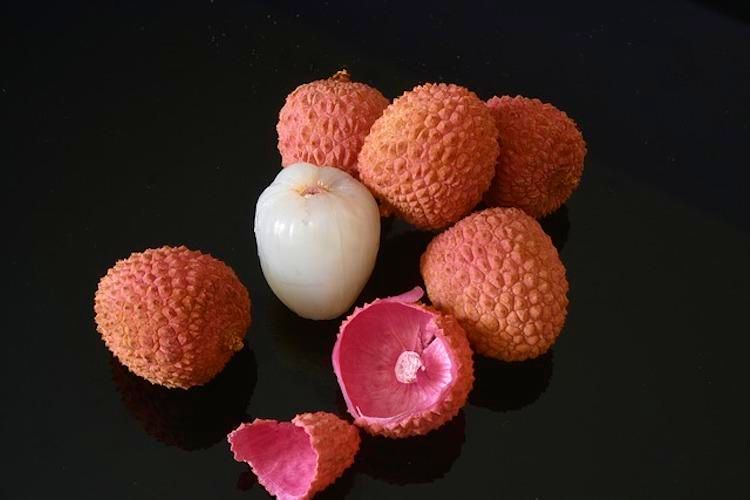 5 Greatest Beauty Benefits of Lychee Fruit For Skin And Hair