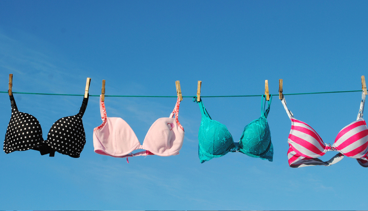 5 Small Breasts Myths to be Deflated Immediately