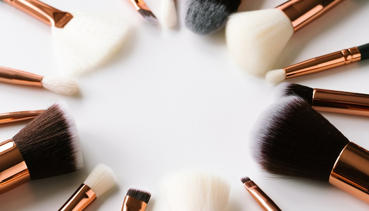 A must-read on types of makeup brushes