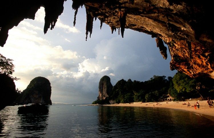 RAILAY BEACHES AND CAVES