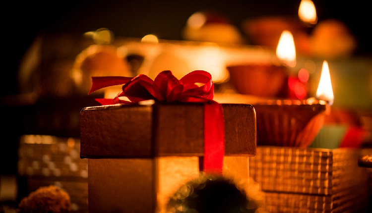 10 Best Diwali Gift Ideas To Surprise Your Partner - Part 2