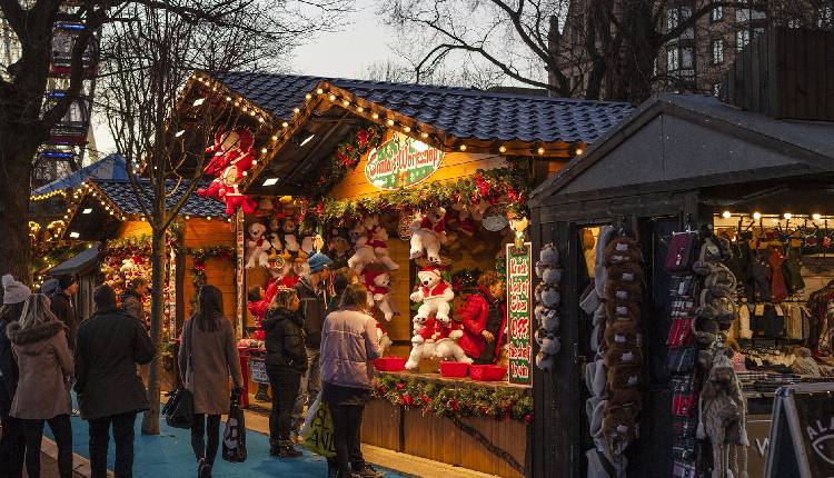 Best 6 Places to Celebrate Christmas