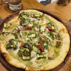 Pesto Paneer Pizza