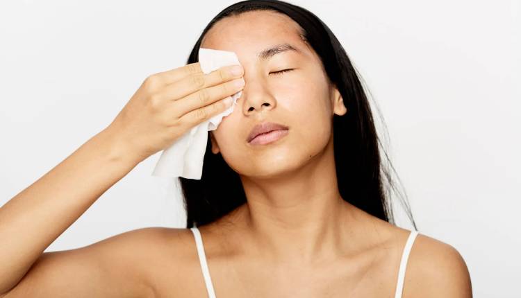 Are Wet Wipes Safe to Use on Your Face?