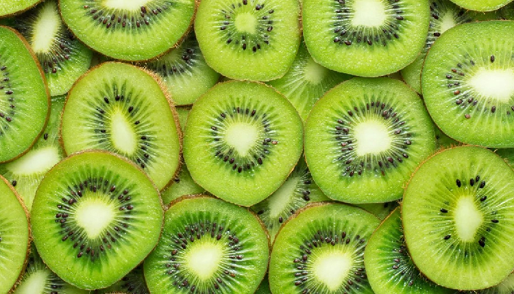 Top 8 Health Benefits of Kiwi fruit