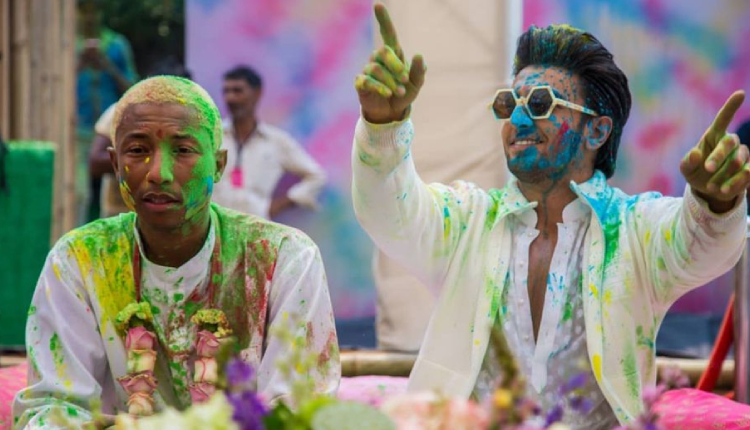 Gentlemen! Here's how to nail your Holi look