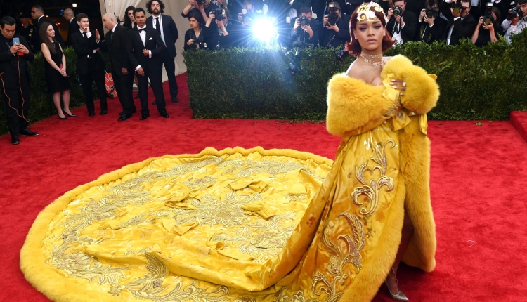 Rihanna's Guo Pei Look in 2015