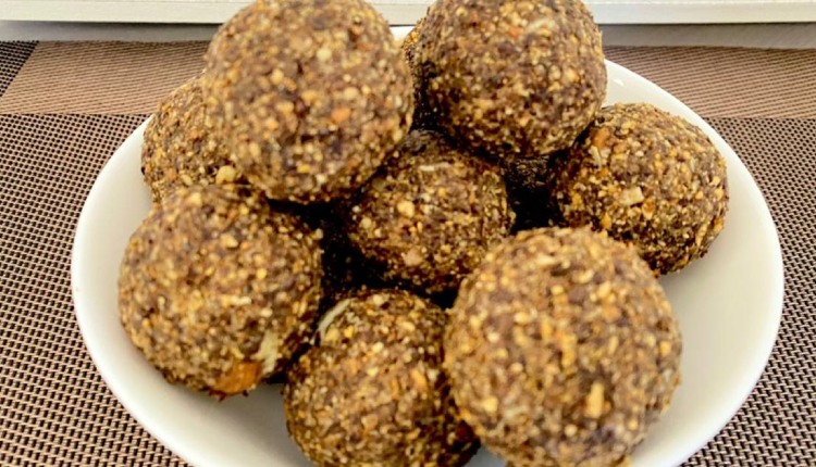 Here's How to make the Healthiest Flax Seeds Ladoo