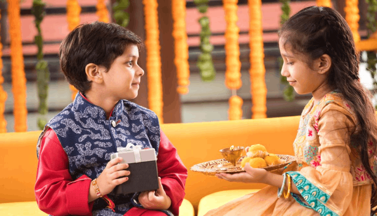 14 Raksha Bandhan Gifts for Brothers and Sisters under 5k