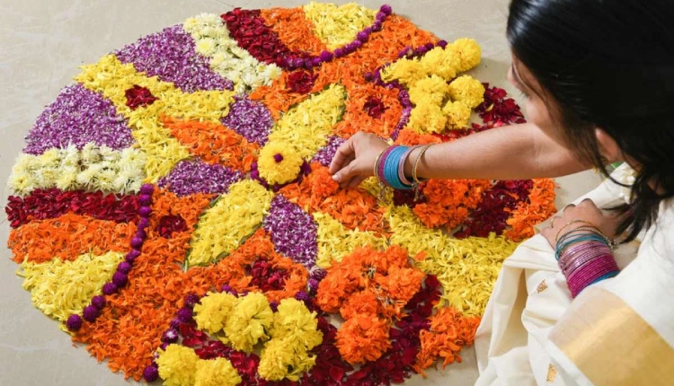 Participate in Pookalam Making