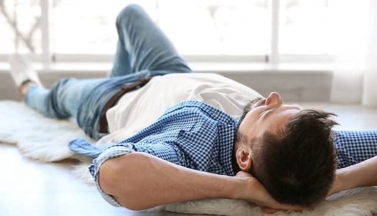 Top 4 Benefits of Sleeping on the Floor