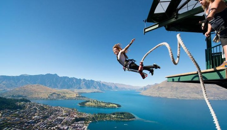 Try Bungy Jumping in New Zealand to Experience the Top-notch Thrill