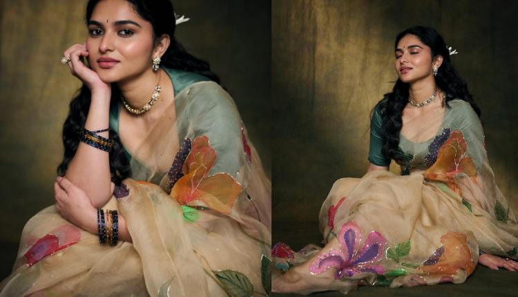 Floral saree styling