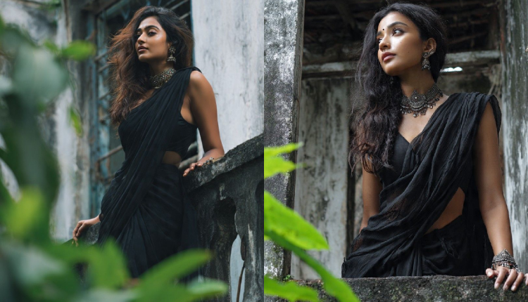 Black saree styling
